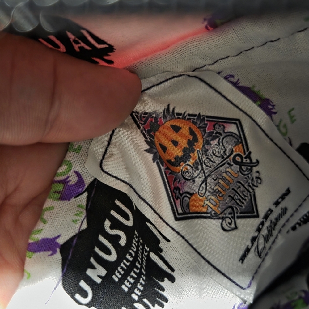 Love Pain and Stitches handcrafted pumpkin face crossbody in lavender - Picture 6 of 12